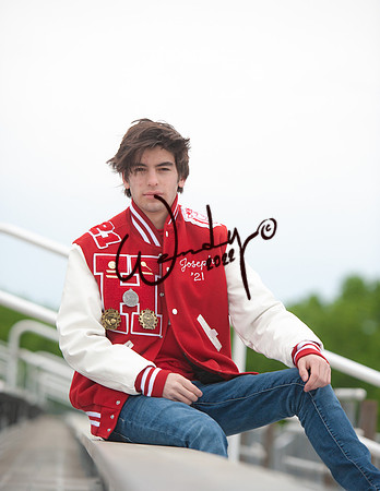 2021SeniorJoe-0212-Do_not_copyPROOF